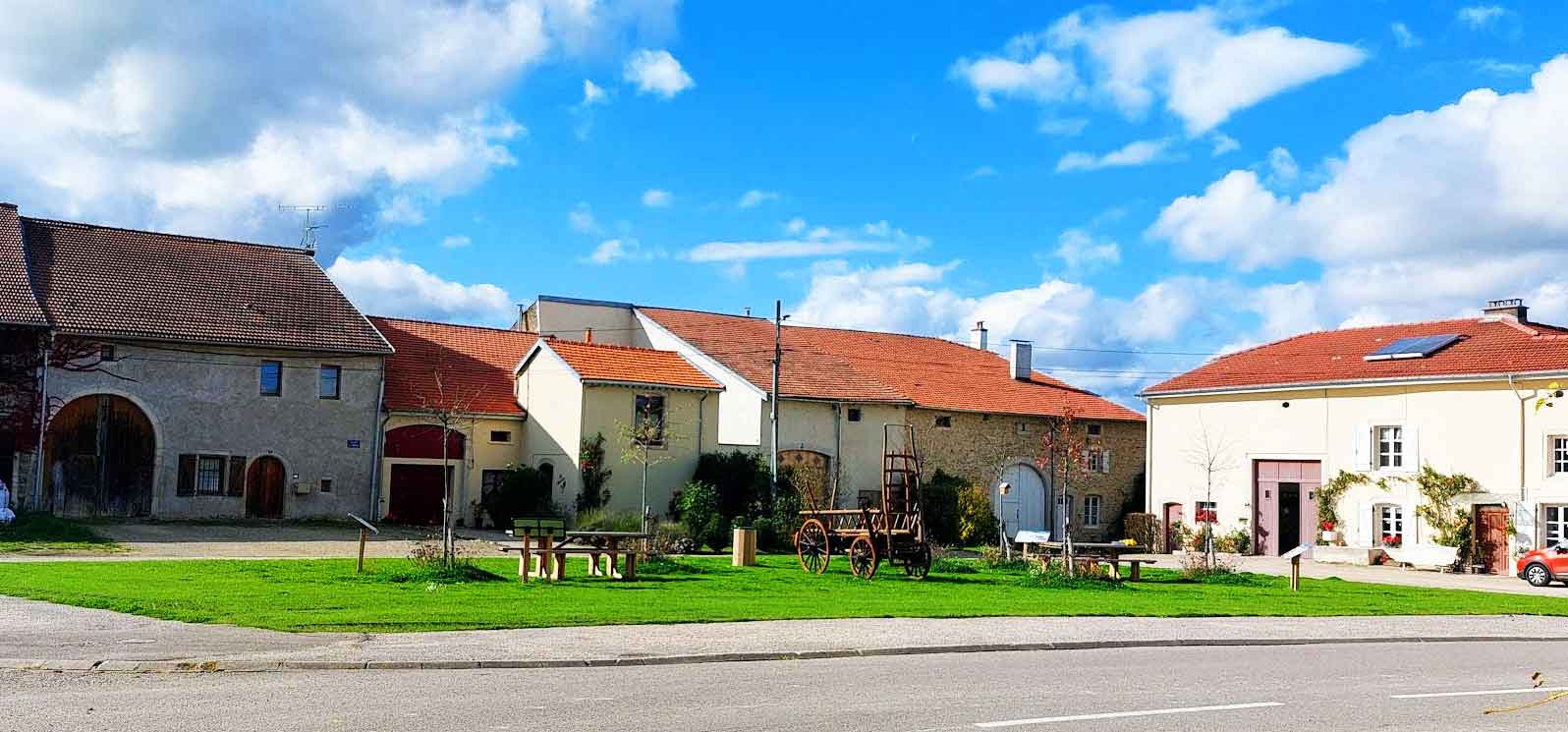 Renaturation d’une place de village