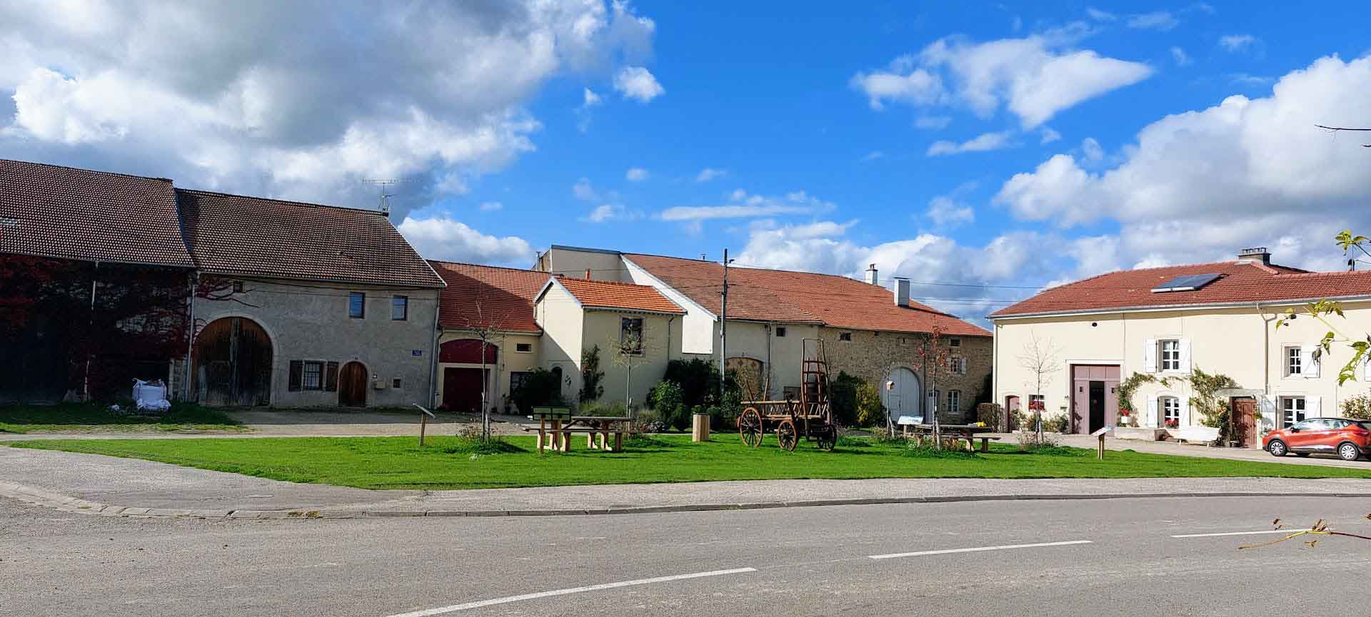 Renaturation d’une place de village